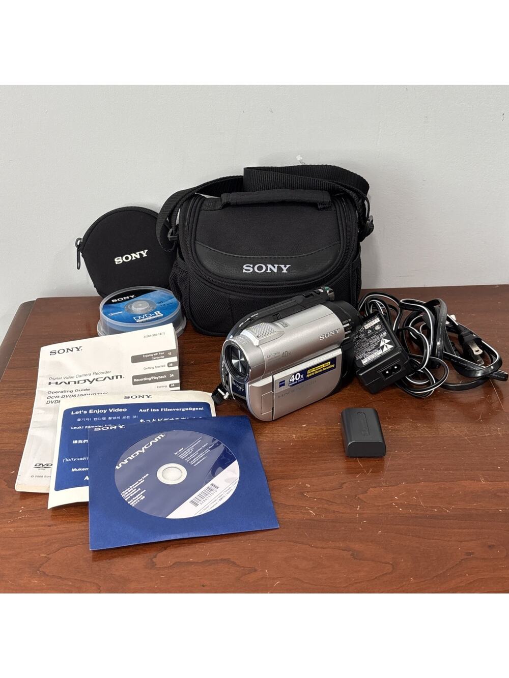 Sony DCR-DVD610 DVD Camcorder 40x Zoom Hybrid Movie Battery Accessories Tested